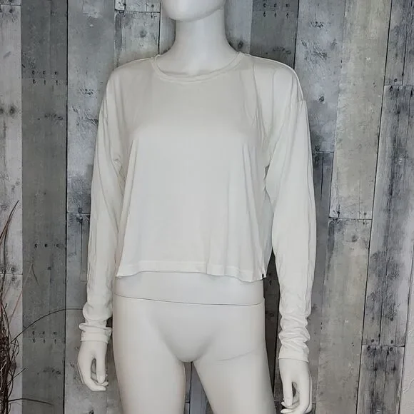 Koral Storm Cuprio Crop Top - Picture 3 of 16